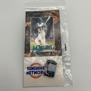 Vintage Florida Marlins Andre Dawson #8 Baseball MLB Pin and Card
